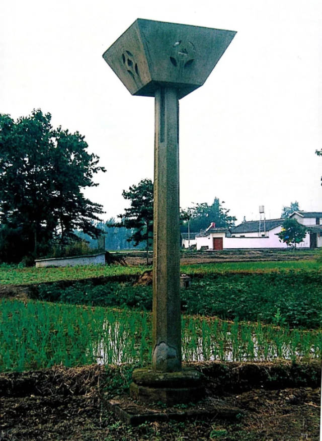 年画村的石桅杆