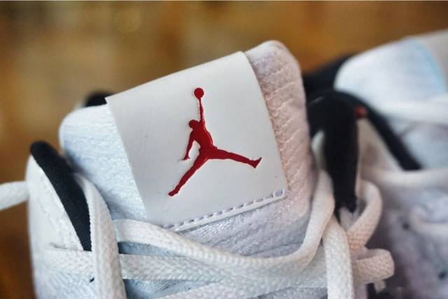 AJ31测评|穿上TA,哪里都是溜冰场