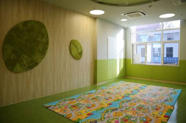 森林主题的教室,满目的绿色