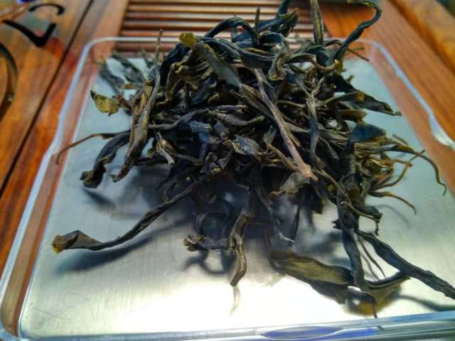 2018年的两棵白莺山二嘎子单株试饮,单株并不是安产茶量树龄大小来