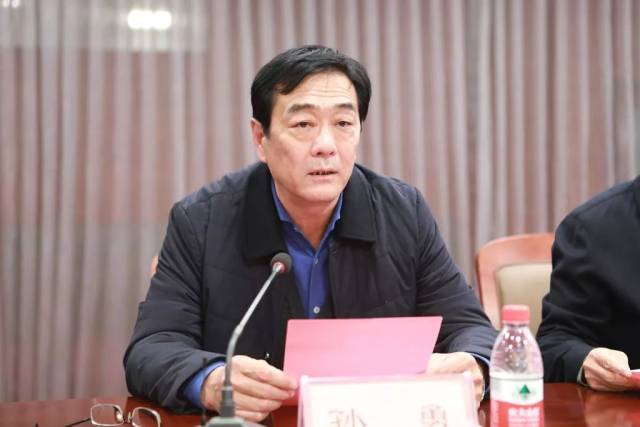 办主任赵树新与学院党委书记冯庆山共同为沧州市网络安全研究中心揭牌