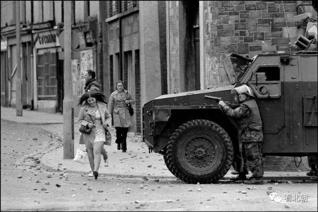 最近一次的英国人内战:1971年的北爱尔兰起义老照片