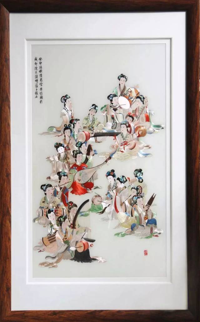 孟德芝经过近40年的学习钻研,已经熟练的掌握了蜀绣的独特技艺和全部