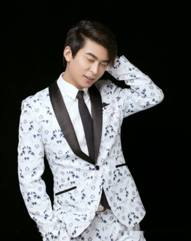 小仔爷退赛虎牙巅峰全明星曹操大表哥终圆冠军梦