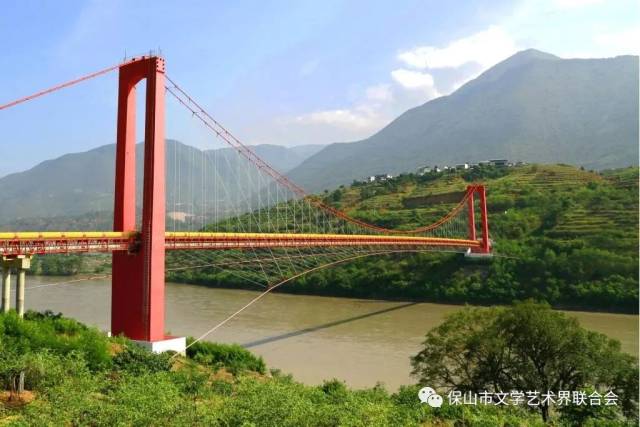 云南保山红旗桥图片
