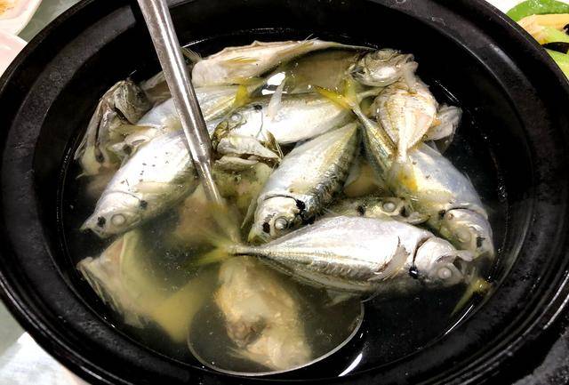 这是"什鱼煲",都是杂鱼,58一斤,这是2斤,价格116元