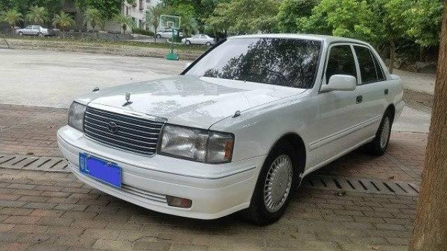 极品老车:98年的丰田皇冠155,一个时代的经典之作
