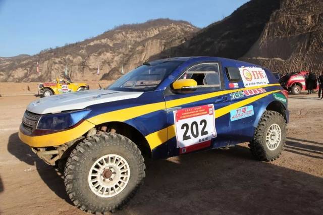 今天 一场挑战汽车极限的场地越野全国邀请赛在延川发车