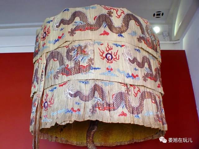 仪仗 妃嫔的仪仗队称为  彩仗 展览共展出文物70余件 主要有 伞 盖