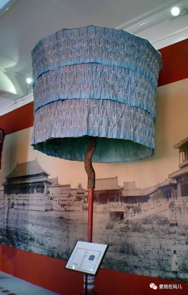 仪仗 妃嫔的仪仗队称为  彩仗 展览共展出文物70余件 主要有 伞 盖