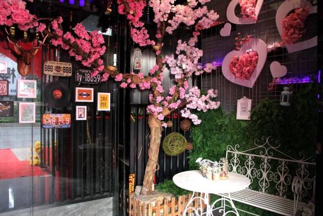 平南这家高大上,有情调的音乐酒吧终于被曝光了!