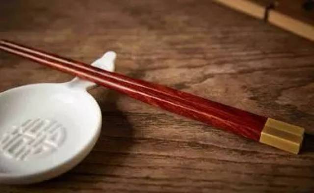hello,d&g让我们认真聊一下筷子好吗?
