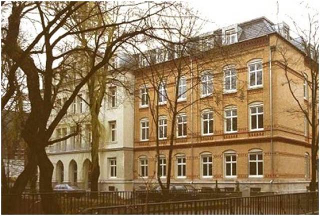 诗意的舒曼配上温暖的中提,这便是童话场景下的人生百态