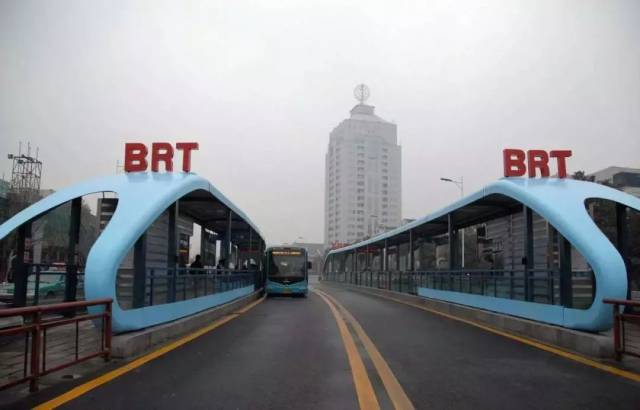 万家丽路brt快速公交