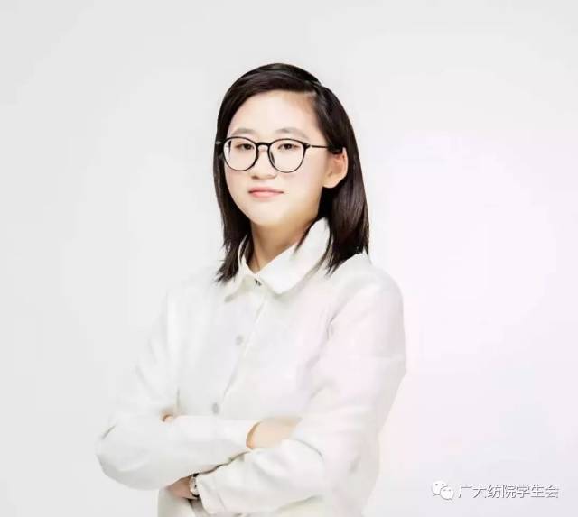 四辩: 李丽莎 18商英1班 个人宣言:keep positive 服设系辩神选手有