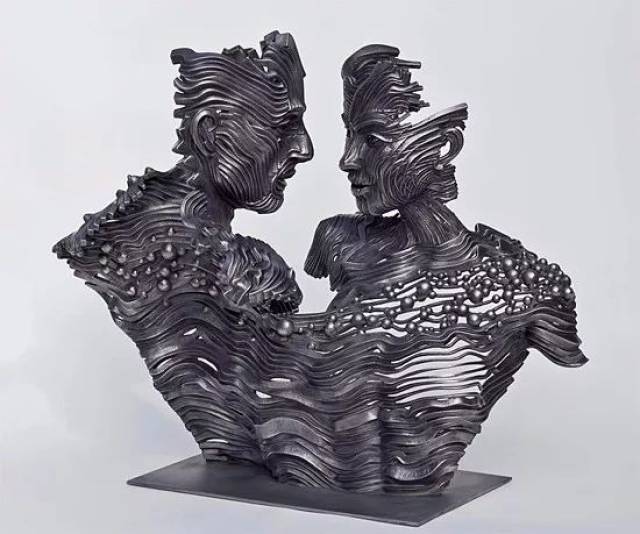 美丽的流线雕塑