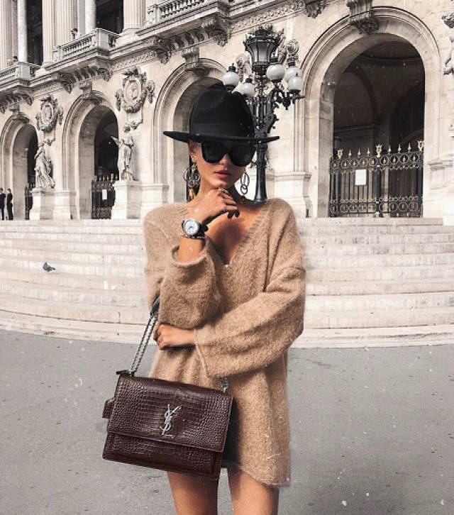 瑞士美女穿衣都很高级感大号毛衣当裙子穿气场强大颜值高