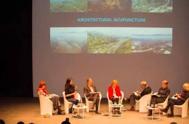 图为中国建筑师徐甜甜发言