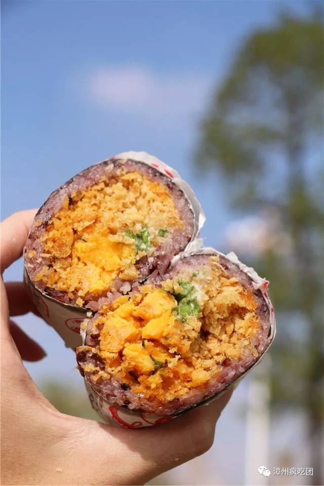 台湾饭团买一送一!我已经吃撑了!在闽师大学生街!有人等了整年啊!