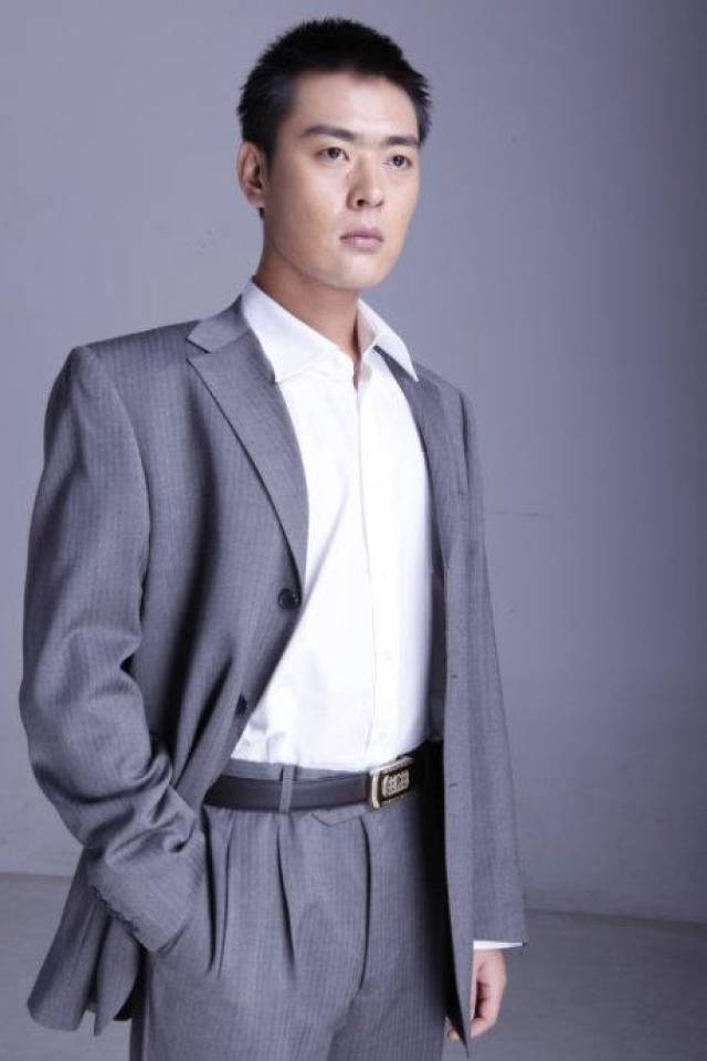 张桐,也许这个人你不太熟悉,但是你一定看过他拍的电视剧,【野鸭子】