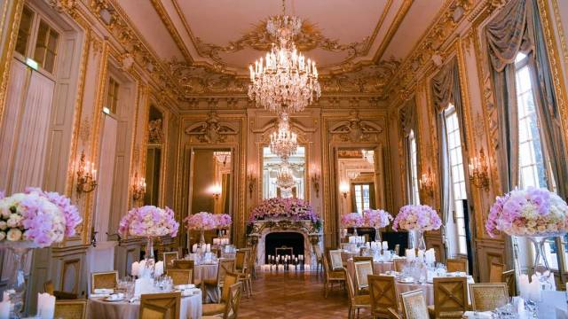 听说这样穿才可以参加世界顶级的巴黎名媛舞会?