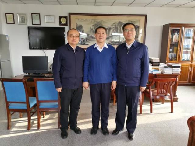 省委组织部副部长省人才办主任张义龙看望慰问杨宝峰院士