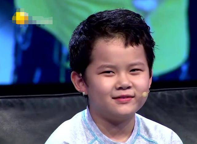 演员王刚和儿子相差60岁, 妻子是自己网友, 惊艳众人!