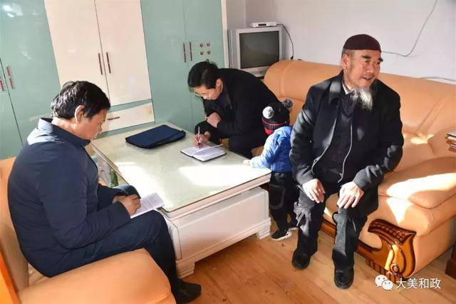 调研组一行先后深入三合镇石虎家村宋子成家庭,周刘家村蒋凤莲,马有祥