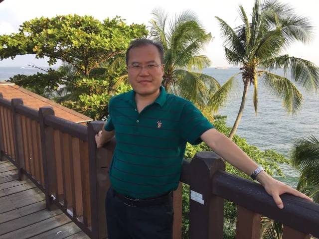 颜廷峰,男,中共党员,金融学院副教授,硕士生导师,金融学系主任,金融学