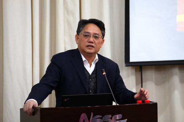 院网信办副主任陈明奇,办公厅网信处高级业务主管骆冬梅,计算机网络