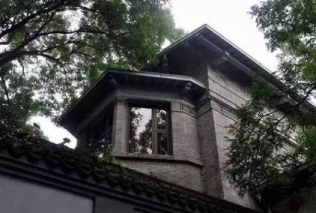 柬埔寨王国太皇西哈努克在北京生活期间,据说也一直居住在此.