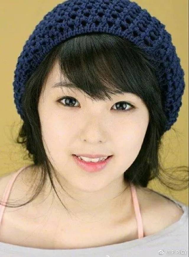 (短片我放文末原文链接里,很逗哈哈哈) 而且整容后的irene虽然美 却美