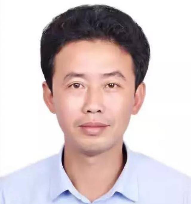 新县朱磊老师:身残志坚初心在 筑梦村小霞满天