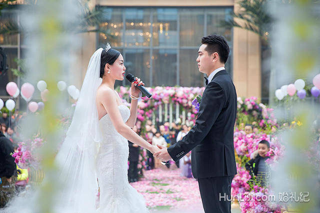 为什么大多老公不愿意让孕妇老婆参加婚礼,看完这5点你也不让!