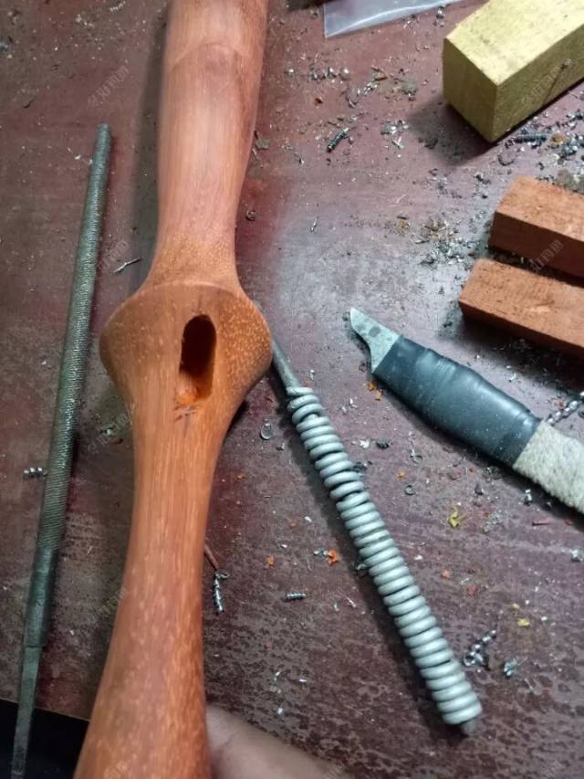 这把手枪竿说是自制的,你可能不相信,太帅了