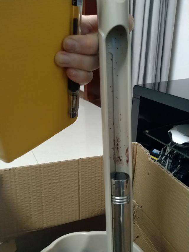惨!女子被淘宝首页推荐购买的拖把"咬"断小指 商家:退货须垫付运费