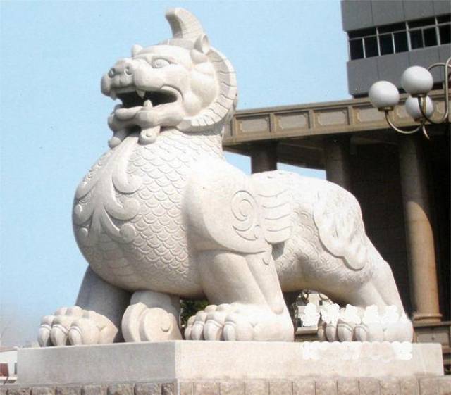 法院门口常见雕像—石雕獬豸(xiè zhì)_手机搜狐网