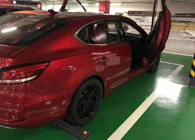 剪刀门不足10万一辆的国产车,比兰博基尼拉风!