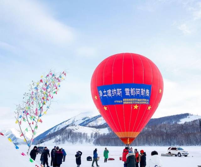 最后与自然与冰雪来一场亲密接触,拥抱这雪原,在雪地里肆意放空身心
