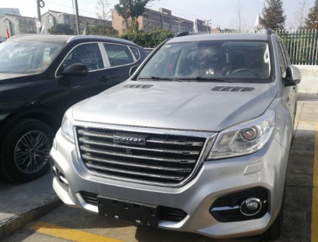 首台黑标柴油版哈弗h9到店,取消外挂备胎,银色实车霸气十足!