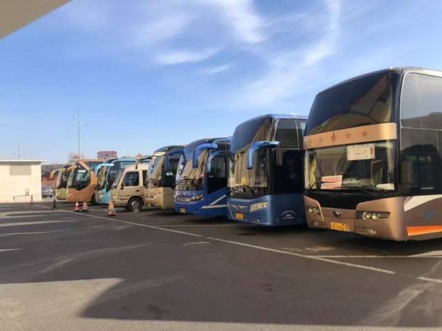 路198号,城乡路高架桥已经开通,上了桥分分钟到达哈尔滨海宁皮革城,那