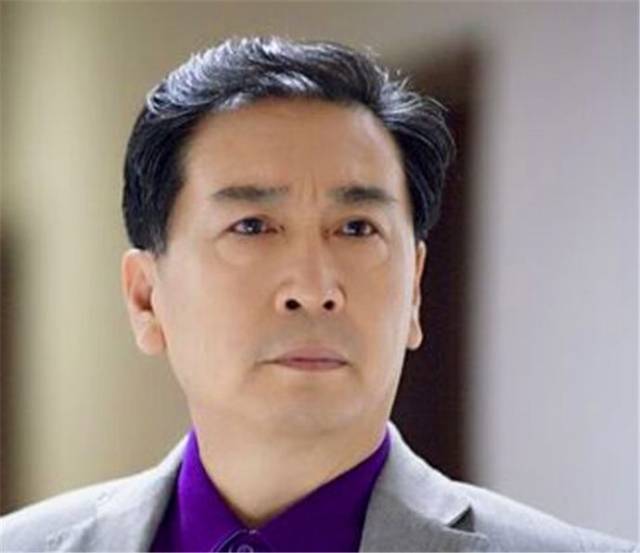 绝对能记起来他是谁,他在梅兰芳中饰演梅雨田,大宅门中中饰演白颖轩