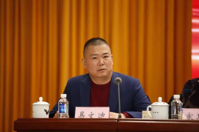 湖南省报业协会会长赵宝泉作协会工作报告(杨贤清/摄)