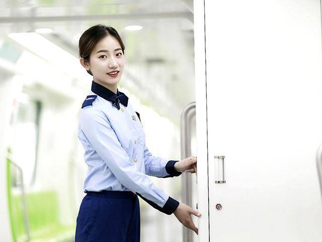 贵阳地铁"五朵金花",有颜值有担当,仅余两个名花无主!