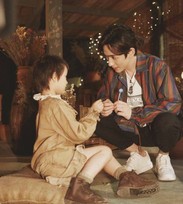 据悉,张君硕2006年出生于安徽,平时喜欢唱歌,打架子鼓,还喜欢打篮球