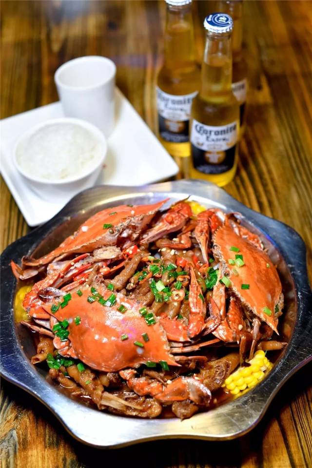 来这的人,95%只为了这道 梭子蟹煲