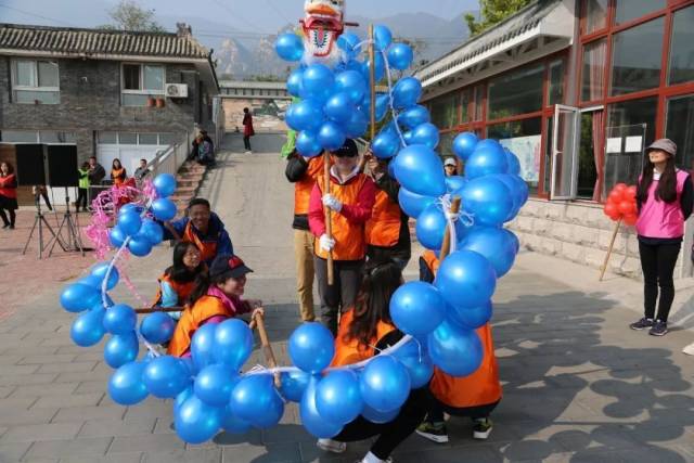 泡泡龙之气球舞龙创意趣味团建