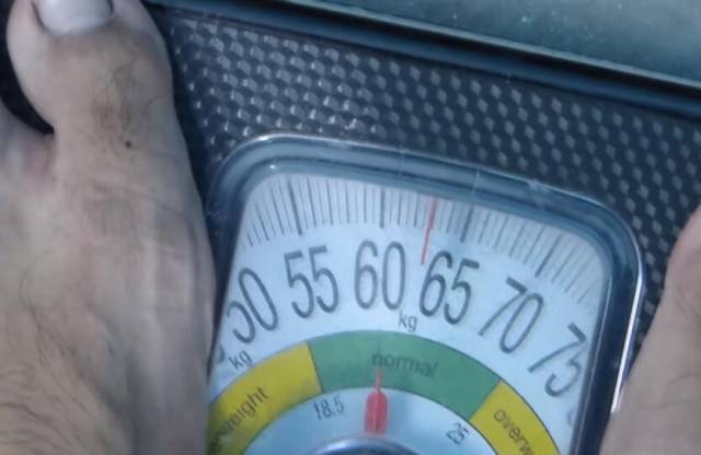 这位胖小伙通过禁食10天,只喝水,足足减掉了17公斤体重!