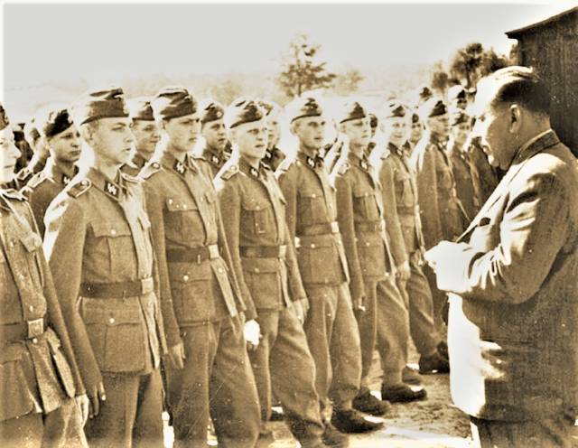 二战德军老照片:疯狂搏杀的镜头 侵略者的结局是消亡