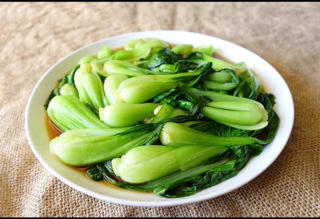 豉油小青菜,一整颗小青菜要怎么炒才好吃,看看我是怎么做的吧,我家